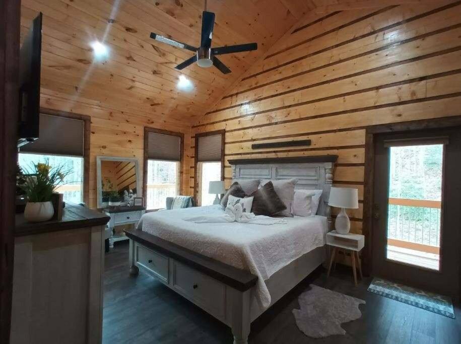 The Grand Tennessean Cabin- Four Bedroom Luxury Cabin In The Mountains Pigeon Forge Extérieur photo