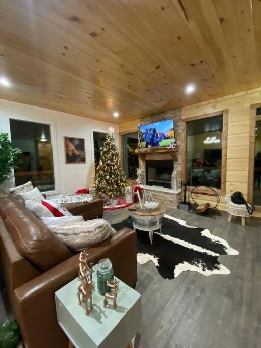 The Grand Tennessean Cabin- Four Bedroom Luxury Cabin In The Mountains Pigeon Forge Extérieur photo